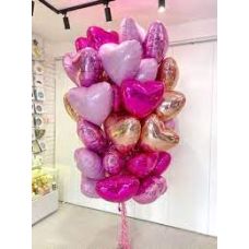 50 разноцветных сердец